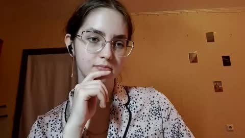 Kate online show from 04/30/26, 09:04