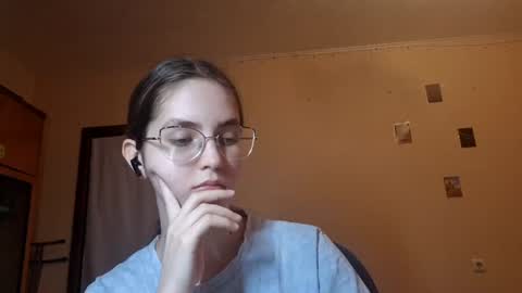 Kate online show from 06/19/26, 11:14
