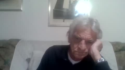 Snapshot of elmo191271 chatting on 10/12/25, 03:27 elmo191271 online show from 10/12/25, 03:27