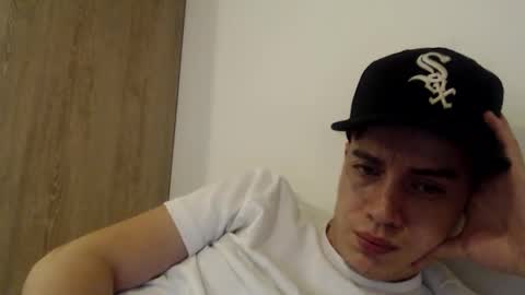 elmono33 online show from 02/09/25, 02:49