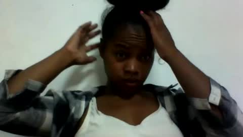 elodie228680 online show from 06/14/26, 04:42