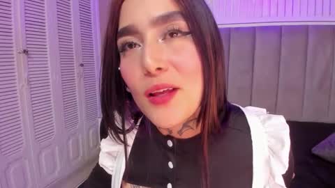 Elodie  online show from 09/17/25, 01:29