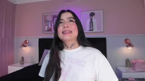 Elodie  online show from 12/04/25, 11:52