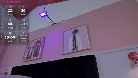 Elodie  online show from 12/17/25, 03:40