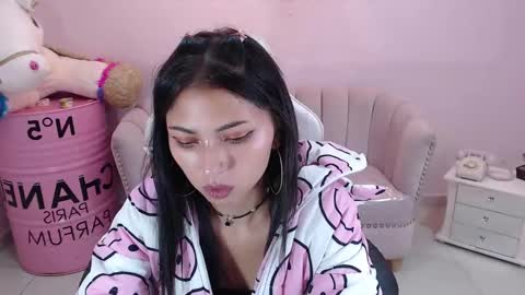 Snapshot of elody_a chatting on 02/11/25, 03:29 Elody online show from 02/11/25, 03:29