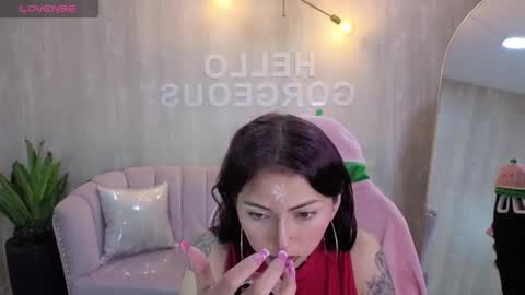 Elody  online show from 10/31/25, 03:18