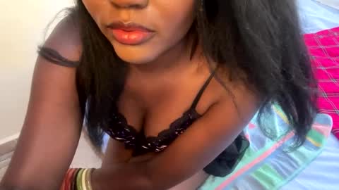 Snapshot of elodylux chatting on 08/06/26, 02:41 elodylux online show from 08/06/26, 02:41
