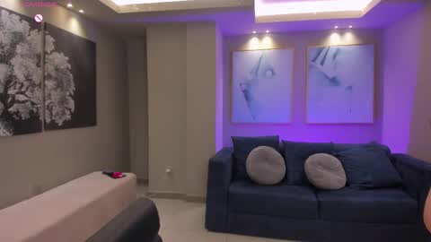 ELOISA OLIVERO online show from 10/30/25, 07:14