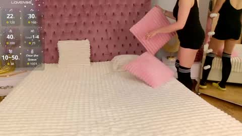 eloise_by online show from 05/18/26, 07:03