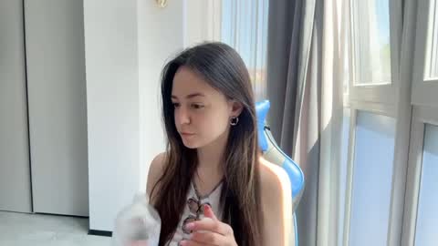 Milana online show from 05/11/26, 09:04