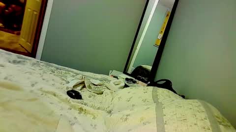 Snapshot of elpouto chatting on 10/24/25, 12:34 Elpouro online show from 10/24/25, 12:34