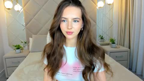 Snapshot of elsa_carterr chatting on 03/06/25, 09:03 elsa_carterr online show from 03/06/25, 09:03