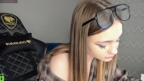 elsa_carterr online show from 11/11/25, 02:17