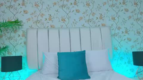 Snapshot of elsa_gb chatting on 02/20/26, 06:26 Isabela Martinez online show from 02/20/26, 06:26