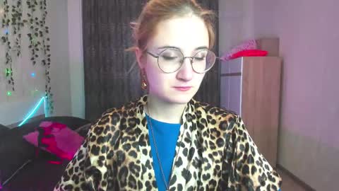 Snapshot of elsa_hot_here chatting on 01/14/25, 03:01 Elsa online show from 01/14/25, 03:01