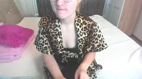 Snapshot of elsa_hot_here chatting on 01/28/25, 06:27 Elsa online show from 01/28/25, 06:27