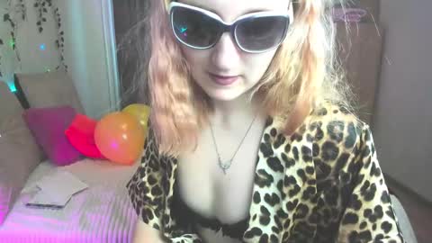 Snapshot of elsa_hot_here chatting on 02/07/25, 03:55 Elsa online show from 02/07/25, 03:55