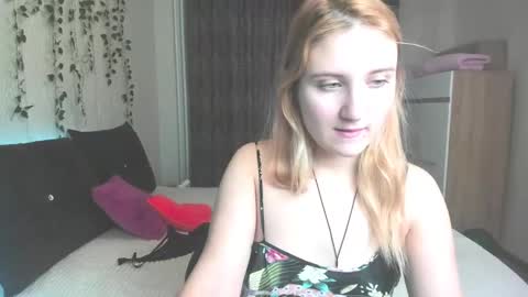 Snapshot of elsa_hot_here chatting on 02/11/25, 02:35 Elsa online show from 02/11/25, 02:35