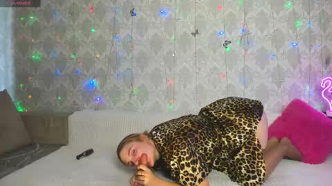 Snapshot of elsa_hot_here chatting on 02/28/25, 07:37 Elsa online show from 02/28/25, 07:37