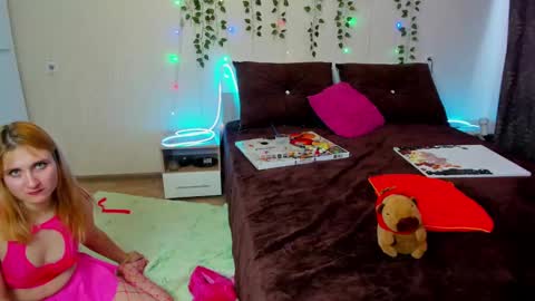 Snapshot of elsa_hot_here chatting on 03/11/25, 05:38 Elsa online show from 03/11/25, 05:38