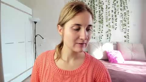 Snapshot of elsa_hot_here chatting on 09/23/25, 04:48 Elsa online show from 09/23/25, 04:48