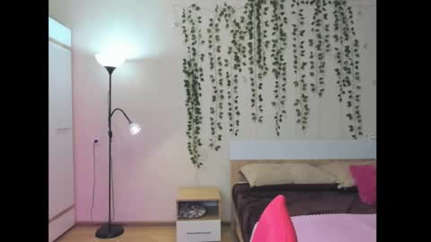 Snapshot of elsa_hot_here chatting on 10/08/25, 01:47 Elsa online show from 10/08/25, 01:47