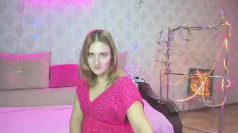 Snapshot of elsa_hot_here chatting on 11/03/25, 04:47 Elsa online show from 11/03/25, 04:47