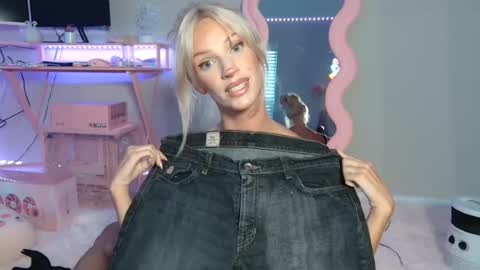 elsa_may online show from 06/12/26, 12:31