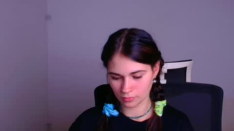 Snapshot of elsa_mur chatting on 12/19/24, 11:03 Elsa online show from 12/19/24, 11:03
