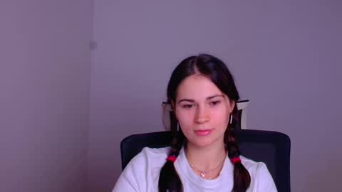 Snapshot of elsa_mur chatting on 01/09/25, 07:29 Elsa online show from 01/09/25, 07:29