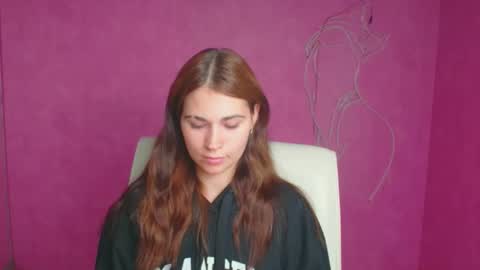 Snapshot of elsa_mur chatting on 09/22/25, 06:15 Elsa online show from 09/22/25, 06:15