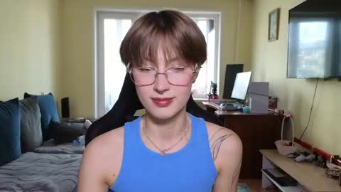 elsaangel online show from 05/07/26, 07:36