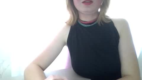 Snapshot of elsamartinez chatting on 10/04/25, 10:24 ElsaMartinez online show from 10/04/25, 10:24