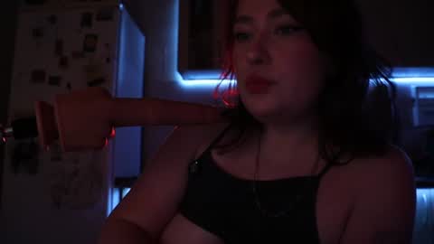 Snapshot of elsasquirt chatting on 07/11/26, 06:43 Elsa online show from 07/11/26, 06:43