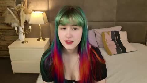 Snapshot of elsie_fleur chatting on 05/10/26, 05:23 Elsie online show from 05/10/26, 05:23