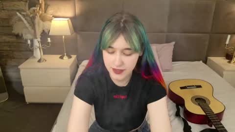 Snapshot of elsie_fleur chatting on 05/15/26, 05:36 Elsie online show from 05/15/26, 05:36