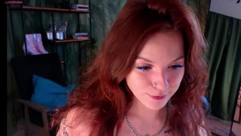Snapshot of elsie_ginger chatting on 02/06/25, 12:00 Elsie online show from 02/06/25, 12:00