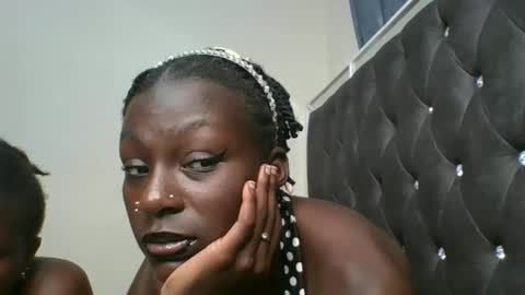 Snapshot of elsiejoy chatting on 11/13/25, 05:23 elsiejoy online show from 11/13/25, 05:23