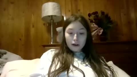 Elsie Rain online show from 11/24/25, 08:36