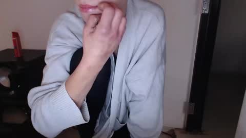 elssa_rush online show from 10/08/25, 10:46