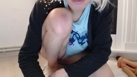 elssa_rush online show from 11/24/25, 10:48