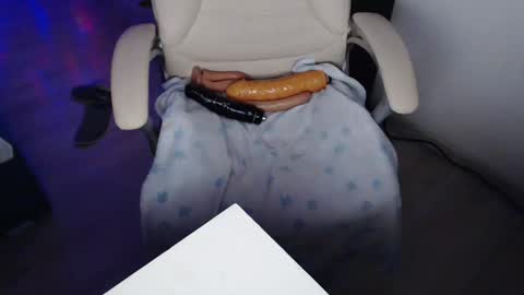 elssa_rush online show from 12/17/25, 06:58