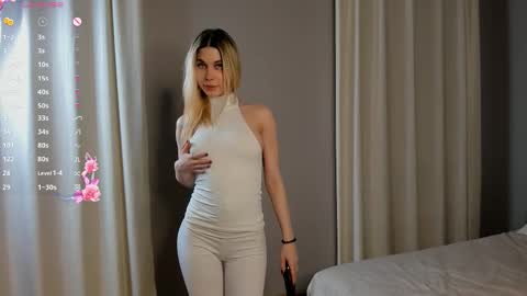 Elizabeth online show from 10/01/25, 03:51