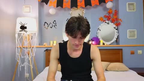 Snapshot of elvano_et chatting on 10/30/25, 06:15 Elvano online show from 10/30/25, 06:15
