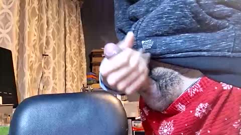 Snapshot of elvergg1 chatting on 12/01/25, 09:47 elvergg1 online show from 12/01/25, 09:47
