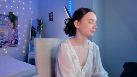 Elvienne online show from 06/06/26, 03:11