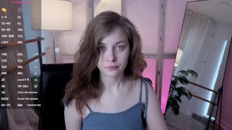 Snapshot of elvilune chatting on 02/18/26, 01:18 Erica online show from 02/18/26, 01:18