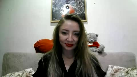 Snapshot of elvinasweet chatting on 09/30/25, 02:27 ElvinaSweet online show from 09/30/25, 02:27