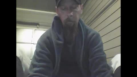 Snapshot of elwooood7 chatting on 01/01/25, 12:11 elwooood7 online show from 01/01/25, 12:11