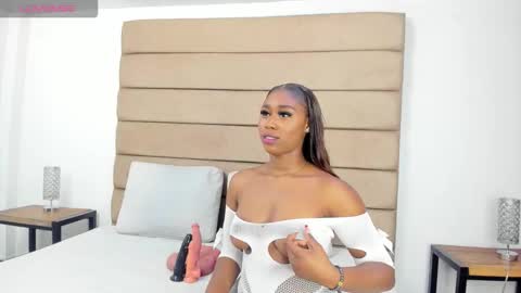 Snapshot of ely_brown chatting on 03/18/26, 03:53 ely brown online show from 03/18/26, 03:53